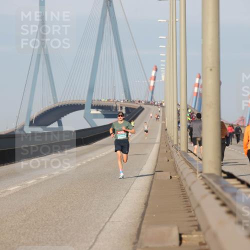 03.10.2025 - Köhlbrandbrückenlauf Lena Gebhardt http://msf.ph/oto/9095949 03.10.2025 09:32:56 Position 2  meine-sportfotos.de