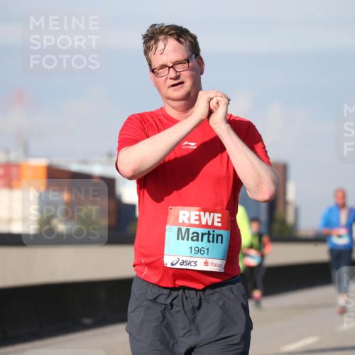 03.10.2025 - Köhlbrandbrückenlauf Jannik Wohlers http://msf.ph/oto/9095961 03.10.2025 10:14:05 Position 3 1961 meine-sportfotos.de
