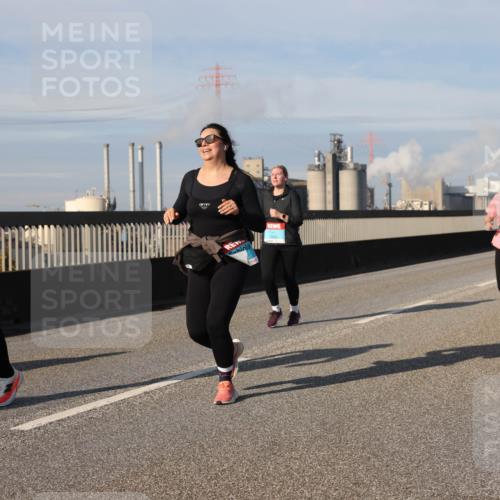 03.10.2025 - Köhlbrandbrückenlauf Lena Gebhardt http://msf.ph/oto/9095982 03.10.2025 10:09:55 Position 2 2646 meine-sportfotos.de