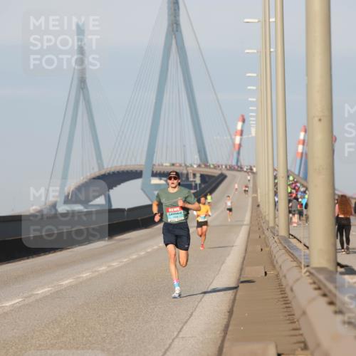 03.10.2025 - Köhlbrandbrückenlauf Lena Gebhardt http://msf.ph/oto/9095995 03.10.2025 09:32:58 Position 2  meine-sportfotos.de