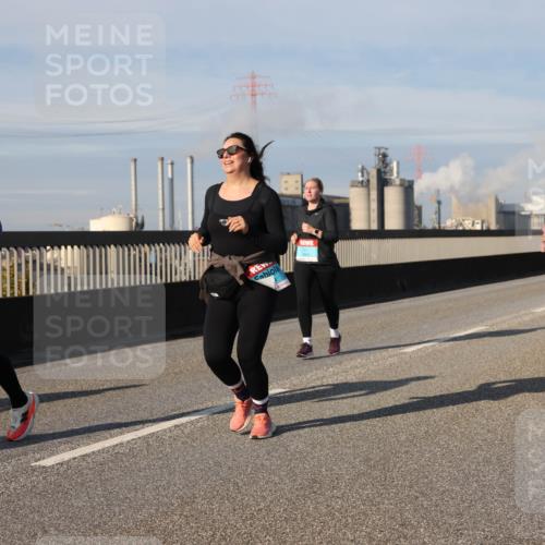 03.10.2025 - Köhlbrandbrückenlauf Lena Gebhardt http://msf.ph/oto/9096004 03.10.2025 10:09:55 Position 2  meine-sportfotos.de