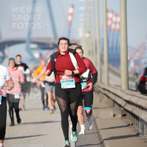 03.10.2025 - Köhlbrandbrückenlauf Jannik Wohlers http://msf.ph/oto/9096052 03.10.2025 10:14:20 Position 3 2895, 2344 meine-sportfotos.de