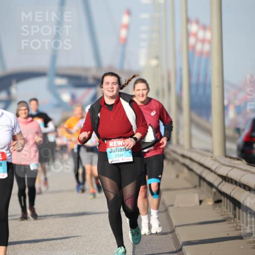 03.10.2025 - Köhlbrandbrückenlauf Jannik Wohlers http://msf.ph/oto/9096057 03.10.2025 10:14:20 Position 3 2895, 2344 meine-sportfotos.de