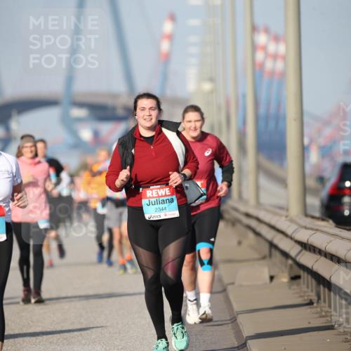 03.10.2025 - Köhlbrandbrückenlauf Jannik Wohlers http://msf.ph/oto/9096064 03.10.2025 10:14:20 Position 3 2895, 2344 meine-sportfotos.de