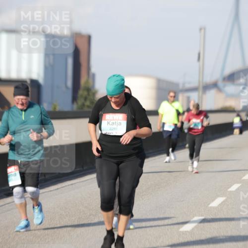 03.10.2025 - Köhlbrandbrückenlauf Jannik Wohlers http://msf.ph/oto/9096094 03.10.2025 10:17:09 Position 3 2288 meine-sportfotos.de