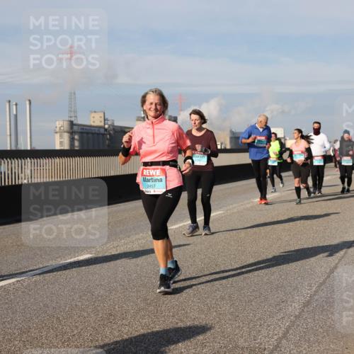 03.10.2025 - Köhlbrandbrückenlauf Lena Gebhardt http://msf.ph/oto/9096105 03.10.2025 10:09:57 Position 2 2457, 2316 meine-sportfotos.de