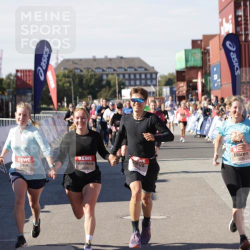03.10.2025 - Köhlbrandbrückenlauf Jannik Wohlers http://msf.ph/oto/9096112 03.10.2025 13:21:01 Ziel 4680, 4915, 4916, 5006, 5084, 5130, 5156, 5169, 5363, 5377, 5501, 6282, 6296, 6645, 6646, 6648, 6650, 6780 meine-sportfotos.de