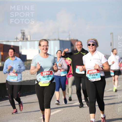 03.10.2025 - Köhlbrandbrückenlauf Jannik Wohlers http://msf.ph/oto/9096119 03.10.2025 10:14:25 Position 3 2894, 2781, 2895, 23 meine-sportfotos.de
