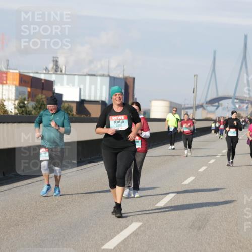 03.10.2025 - Köhlbrandbrückenlauf Jannik Wohlers http://msf.ph/oto/9096125 03.10.2025 10:17:11 Position 3 2288 meine-sportfotos.de
