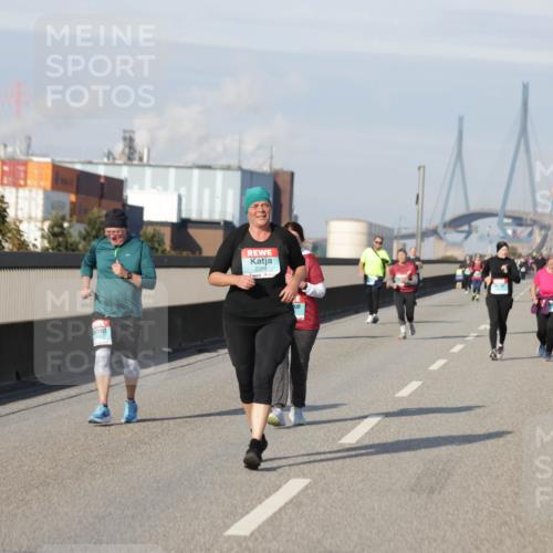 03.10.2025 - Köhlbrandbrückenlauf Jannik Wohlers http://msf.ph/oto/9096131 03.10.2025 10:17:11 Position 3 2288 meine-sportfotos.de