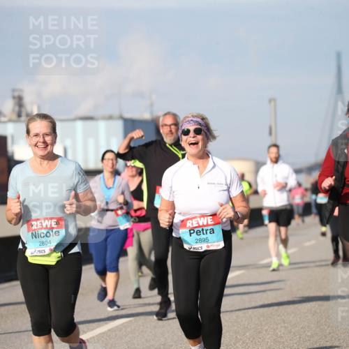 03.10.2025 - Köhlbrandbrückenlauf Jannik Wohlers http://msf.ph/oto/9096133 03.10.2025 10:14:26 Position 3 2781, 2894, 10, 2895, 2344 meine-sportfotos.de