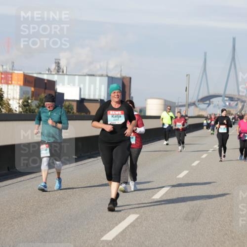 03.10.2025 - Köhlbrandbrückenlauf Jannik Wohlers http://msf.ph/oto/9096137 03.10.2025 10:17:11 Position 3 2288 meine-sportfotos.de