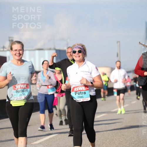 03.10.2025 - Köhlbrandbrückenlauf Jannik Wohlers http://msf.ph/oto/9096143 03.10.2025 10:14:26 Position 3 2781, 2894, 2895, 2344 meine-sportfotos.de