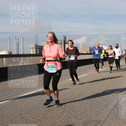 03.10.2025 - Köhlbrandbrückenlauf Lena Gebhardt http://msf.ph/oto/9096148 03.10.2025 10:09:57 Position 2 2457 meine-sportfotos.de