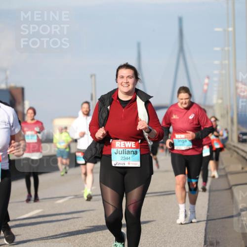 03.10.2025 - Köhlbrandbrückenlauf Jannik Wohlers http://msf.ph/oto/9096169 03.10.2025 10:14:27 Position 3 2895, 2344 meine-sportfotos.de