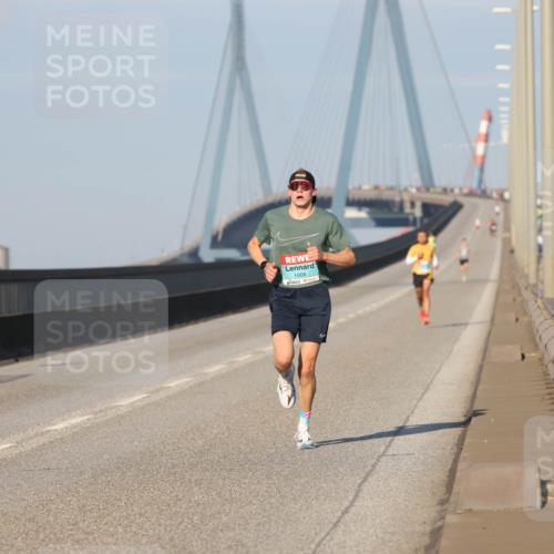 03.10.2025 - Köhlbrandbrückenlauf Lena Gebhardt http://msf.ph/oto/9096172 03.10.2025 09:33:01 Position 2  meine-sportfotos.de