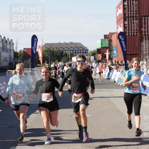 03.10.2025 - Köhlbrandbrückenlauf Jannik Wohlers http://msf.ph/oto/9096177 03.10.2025 13:21:01 Ziel 4680, 4915, 4916, 5006, 5084, 5130, 5156, 5169, 5363, 5377, 5501, 6282, 6296, 6645, 6646, 6648, 6650, 6780 meine-sportfotos.de