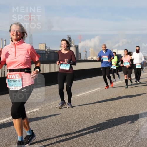 03.10.2025 - Köhlbrandbrückenlauf Lena Gebhardt http://msf.ph/oto/9096198 03.10.2025 10:09:58 Position 2 2457, 2316 meine-sportfotos.de