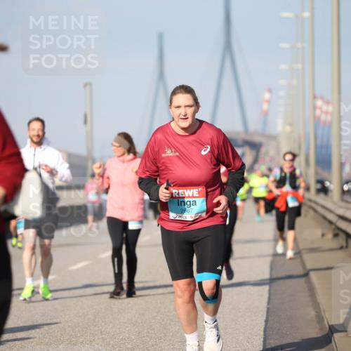 03.10.2025 - Köhlbrandbrückenlauf Jannik Wohlers http://msf.ph/oto/9096199 03.10.2025 10:14:29 Position 3 2344, 2667 meine-sportfotos.de