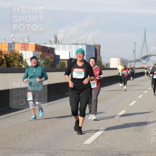 03.10.2025 - Köhlbrandbrückenlauf Jannik Wohlers http://msf.ph/oto/9096221 03.10.2025 10:17:12 Position 3 2288, 880 meine-sportfotos.de