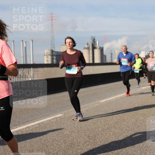 03.10.2025 - Köhlbrandbrückenlauf Lena Gebhardt http://msf.ph/oto/9096222 03.10.2025 10:09:58 Position 2  meine-sportfotos.de