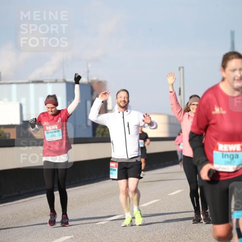 03.10.2025 - Köhlbrandbrückenlauf Jannik Wohlers http://msf.ph/oto/9096225 03.10.2025 10:14:30 Position 3 2062, 475 meine-sportfotos.de