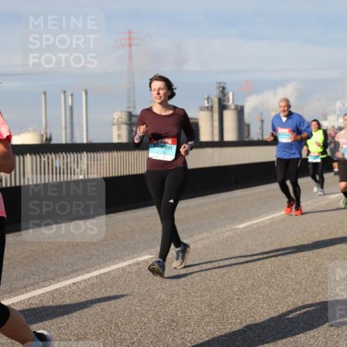 03.10.2025 - Köhlbrandbrückenlauf Lena Gebhardt http://msf.ph/oto/9096250 03.10.2025 10:09:58 Position 2 2457 meine-sportfotos.de