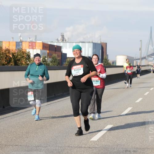 03.10.2025 - Köhlbrandbrückenlauf Jannik Wohlers http://msf.ph/oto/9096252 03.10.2025 10:17:13 Position 3 2288, 1880 meine-sportfotos.de