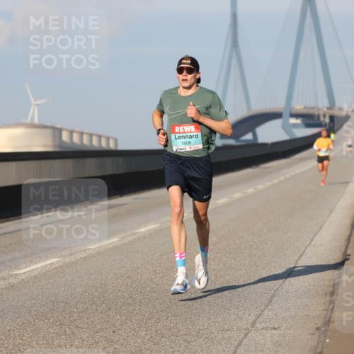 03.10.2025 - Köhlbrandbrückenlauf Lena Gebhardt http://msf.ph/oto/9096272 03.10.2025 09:33:03 Position 2 1008 meine-sportfotos.de