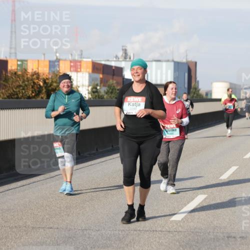 03.10.2025 - Köhlbrandbrückenlauf Jannik Wohlers http://msf.ph/oto/9096274 03.10.2025 10:17:13 Position 3 2288, 1880 meine-sportfotos.de