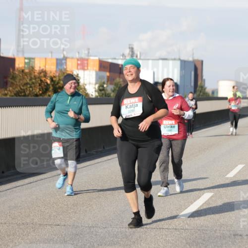 03.10.2025 - Köhlbrandbrückenlauf Jannik Wohlers http://msf.ph/oto/9096301 03.10.2025 10:17:13 Position 3 2288, 1880 meine-sportfotos.de