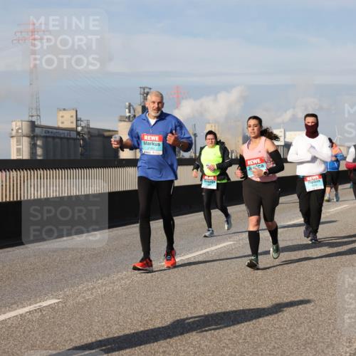 03.10.2025 - Köhlbrandbrückenlauf Lena Gebhardt http://msf.ph/oto/9096315 03.10.2025 10:09:59 Position 2 2184 meine-sportfotos.de