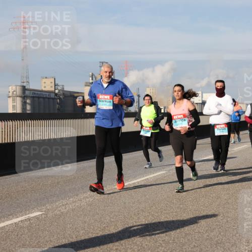 03.10.2025 - Köhlbrandbrückenlauf Lena Gebhardt http://msf.ph/oto/9096333 03.10.2025 10:09:59 Position 2 2184, 2470, 3001 meine-sportfotos.de