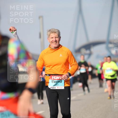 03.10.2025 - Köhlbrandbrückenlauf Jannik Wohlers http://msf.ph/oto/9096338 03.10.2025 10:14:40 Position 3 3551 meine-sportfotos.de
