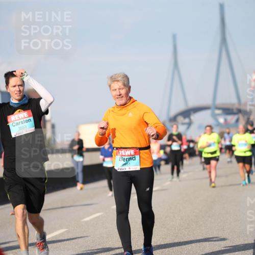 03.10.2025 - Köhlbrandbrückenlauf Jannik Wohlers http://msf.ph/oto/9096364 03.10.2025 10:14:41 Position 3 3553, 3551 meine-sportfotos.de