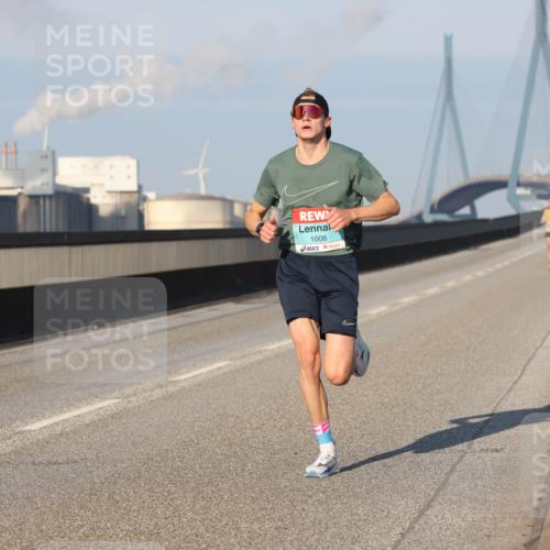 03.10.2025 - Köhlbrandbrückenlauf Lena Gebhardt http://msf.ph/oto/9096368 03.10.2025 09:33:04 Position 2 1, 1008 meine-sportfotos.de