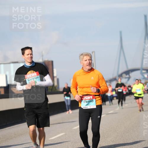 03.10.2025 - Köhlbrandbrückenlauf Jannik Wohlers http://msf.ph/oto/9096387 03.10.2025 10:14:42 Position 3 3552, 3551 meine-sportfotos.de