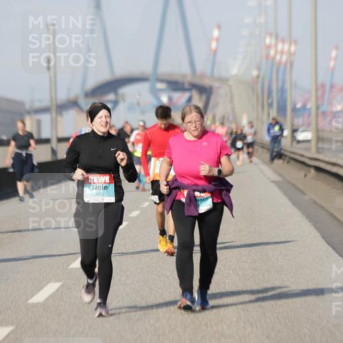 03.10.2025 - Köhlbrandbrückenlauf Jannik Wohlers http://msf.ph/oto/9096403 03.10.2025 10:17:16 Position 3  meine-sportfotos.de