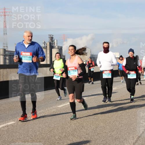 03.10.2025 - Köhlbrandbrückenlauf Lena Gebhardt http://msf.ph/oto/9096404 03.10.2025 10:10:00 Position 2 2184 meine-sportfotos.de
