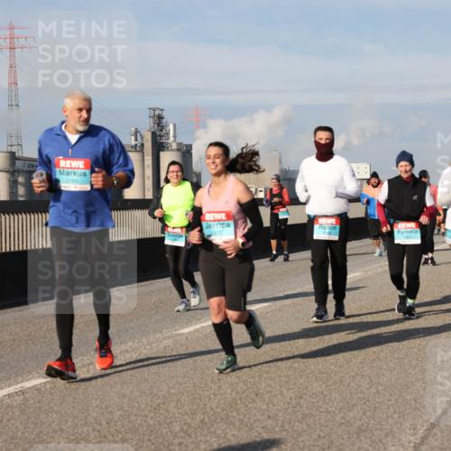 03.10.2025 - Köhlbrandbrückenlauf Lena Gebhardt http://msf.ph/oto/9096417 03.10.2025 10:10:00 Position 2 2184 meine-sportfotos.de