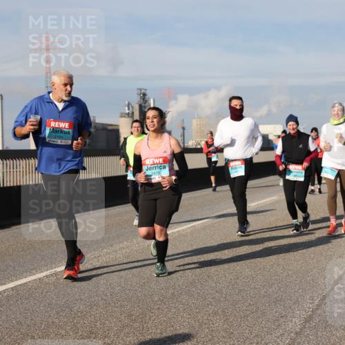 03.10.2025 - Köhlbrandbrückenlauf Lena Gebhardt http://msf.ph/oto/9096433 03.10.2025 10:10:00 Position 2 2184, 2470 meine-sportfotos.de