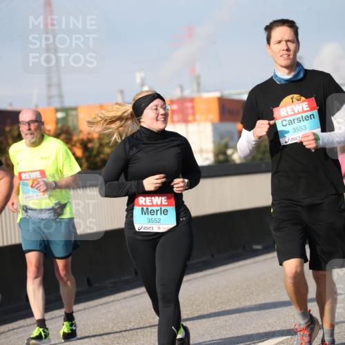 03.10.2025 - Köhlbrandbrückenlauf Jannik Wohlers http://msf.ph/oto/9096434 03.10.2025 10:14:43 Position 3 3355, 2427, 3552, 3553 meine-sportfotos.de