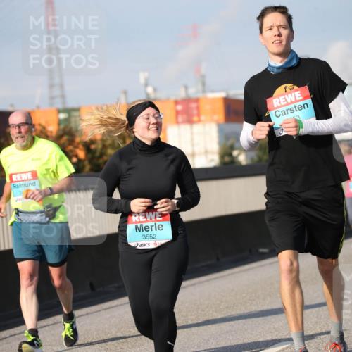 03.10.2025 - Köhlbrandbrückenlauf Jannik Wohlers http://msf.ph/oto/9096439 03.10.2025 10:14:43 Position 3 8355, 3552, 53 meine-sportfotos.de