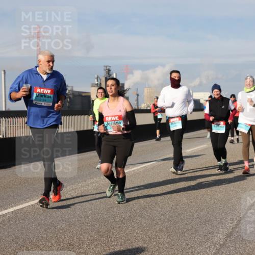 03.10.2025 - Köhlbrandbrückenlauf Lena Gebhardt http://msf.ph/oto/9096446 03.10.2025 10:10:00 Position 2 2184 meine-sportfotos.de