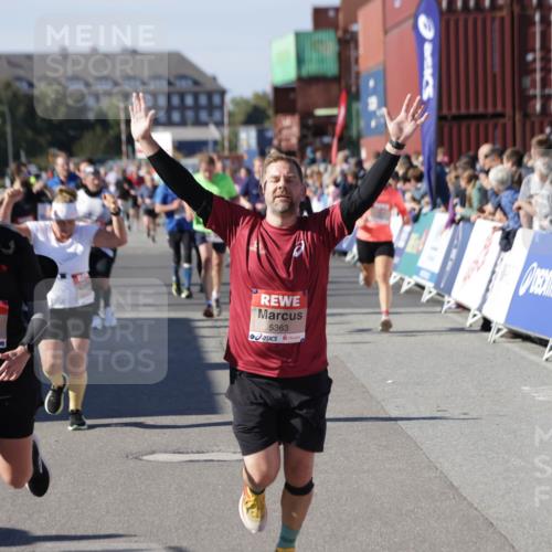 03.10.2025 - Köhlbrandbrückenlauf Jannik Wohlers http://msf.ph/oto/9096448 03.10.2025 13:21:04 Ziel 4680, 4749, 5006, 5084, 5130, 5156, 5169, 5265, 5363, 5377, 5501, 5618, 6282, 6296, 6645, 6646, 6648, 6650, 6756, 6780 meine-sportfotos.de