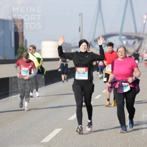 03.10.2025 - Köhlbrandbrückenlauf Jannik Wohlers http://msf.ph/oto/9096450 03.10.2025 10:17:17 Position 3 2662 meine-sportfotos.de