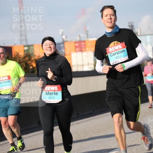 03.10.2025 - Köhlbrandbrückenlauf Jannik Wohlers http://msf.ph/oto/9096451 03.10.2025 10:14:43 Position 3 2427, 3552, 3553, 3551 meine-sportfotos.de
