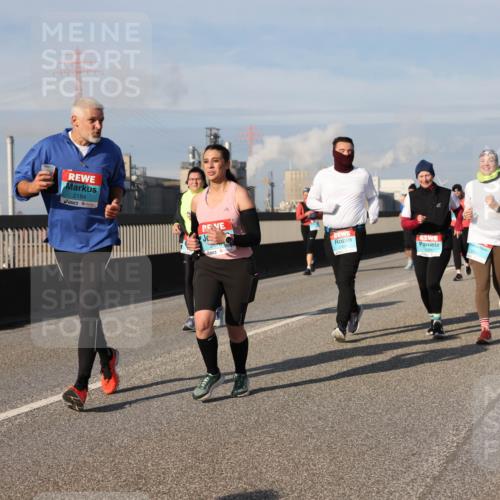 03.10.2025 - Köhlbrandbrückenlauf Lena Gebhardt http://msf.ph/oto/9096459 03.10.2025 10:10:00 Position 2 2184, 3001 meine-sportfotos.de