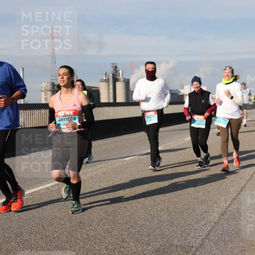 03.10.2025 - Köhlbrandbrückenlauf Lena Gebhardt http://msf.ph/oto/9096499 03.10.2025 10:10:01 Position 2 2184, 3001, 3000 meine-sportfotos.de