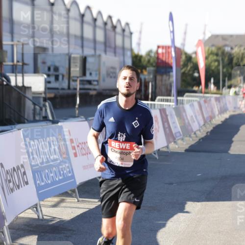 03.10.2025 - Köhlbrandbrückenlauf Jannik Wohlers http://msf.ph/oto/9096509 03.10.2025 12:55:34 Ziel 4089, 4104, 4233, 6091 meine-sportfotos.de